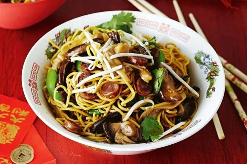 Chinese longevity noodles – meaningful New Year’s greetings